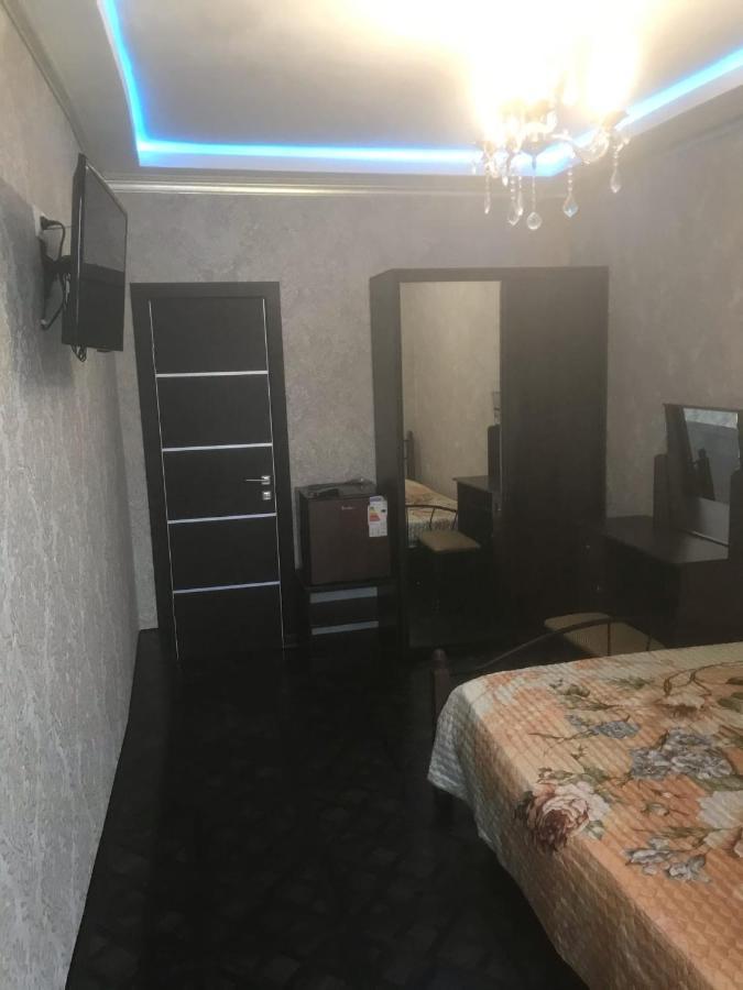 Nina Mini Hotel Gagra Exterior foto