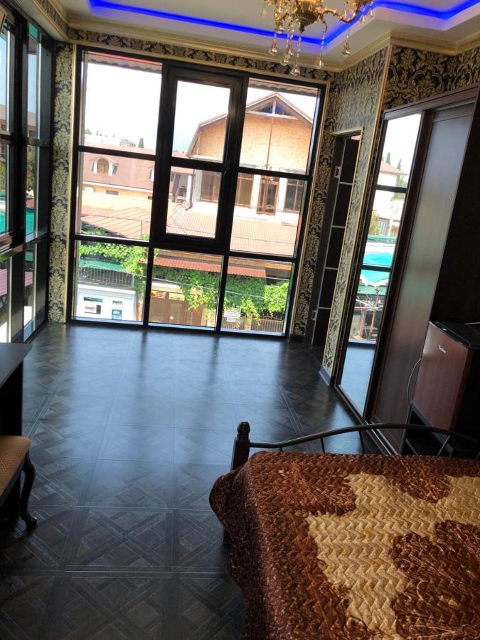 Nina Mini Hotel Gagra Exterior foto